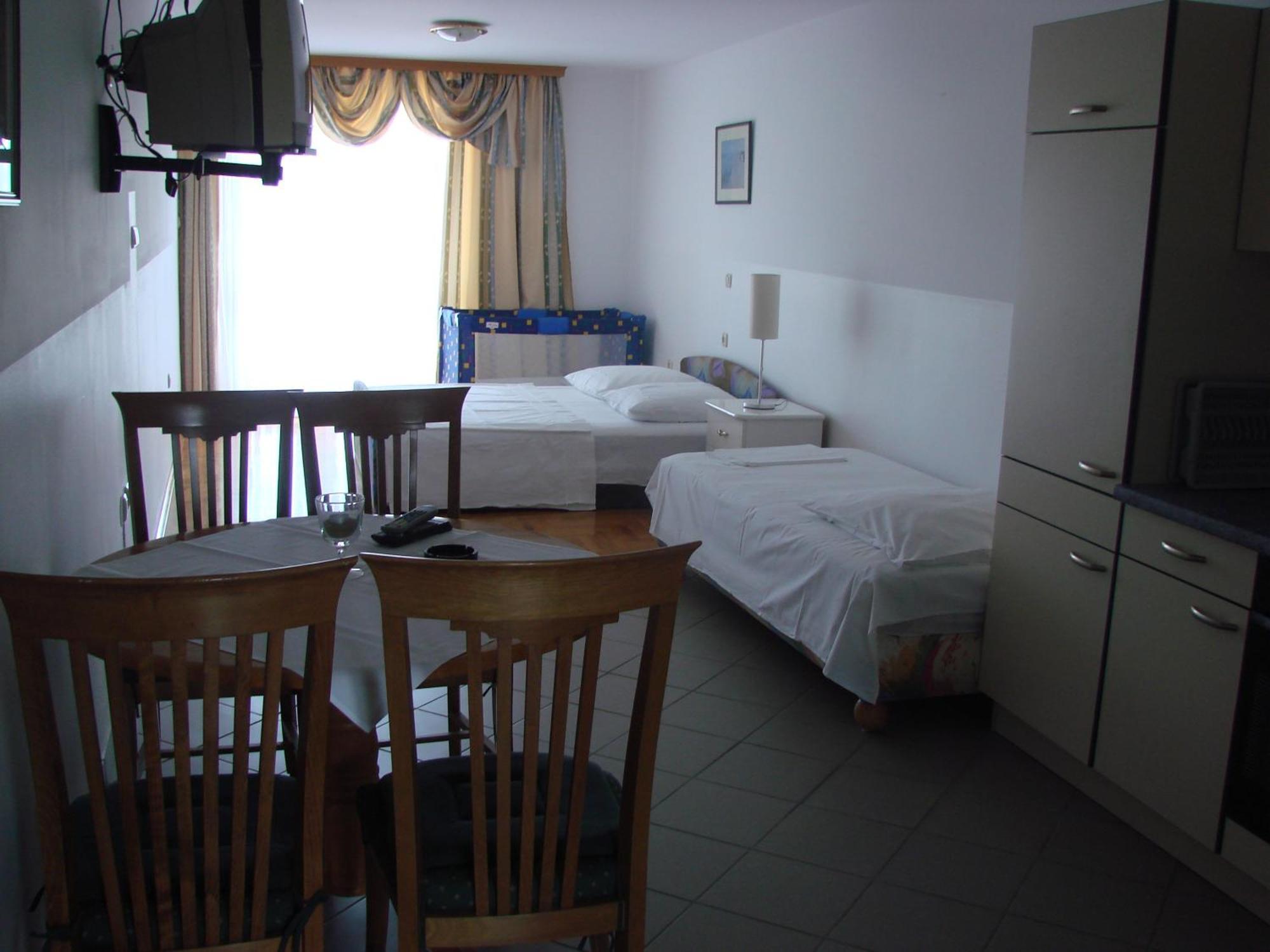 Apartments Happy Island Rab Rab Town Zimmer foto