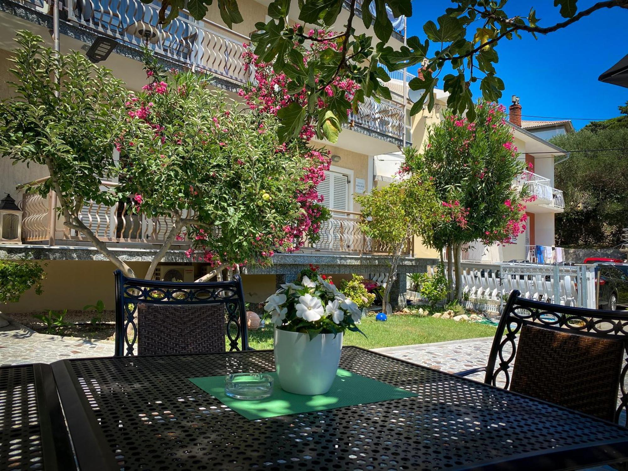 Apartments Happy Island Rab Rab Town Exterior foto