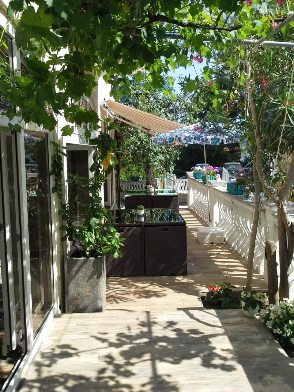 Apartments Happy Island Rab Rab Town Exterior foto